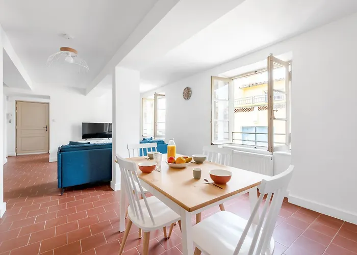 Les Colonnes - T3 - Bastide *